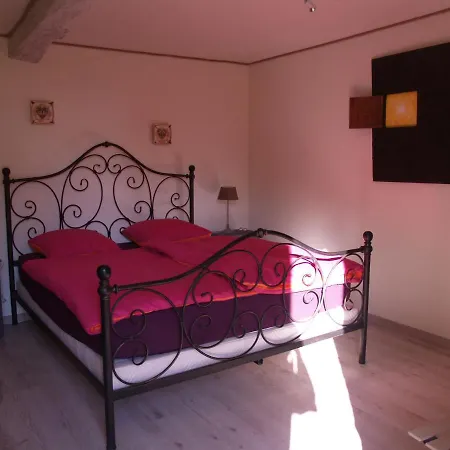 A Labourdette לינה וארוחת בוקר Colayrac-Saint-Cirq