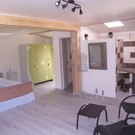 לינה וארוחת בוקר A Labourdette Colayrac-Saint-Cirq