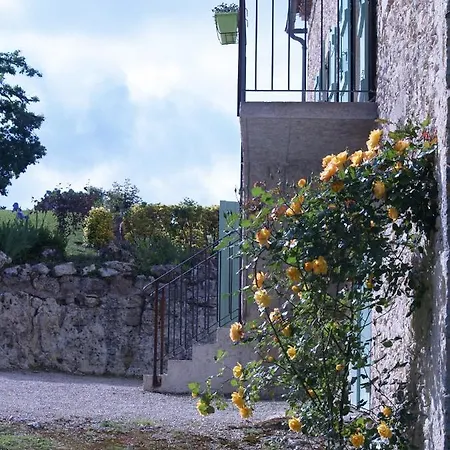 A Labourdette לינה וארוחת בוקר